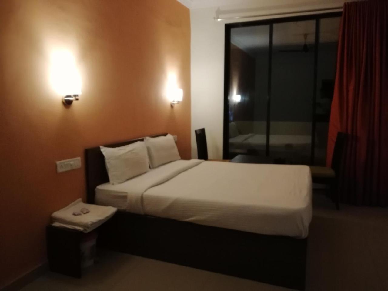 Elite Inn Lonavala Ngoại thất bức ảnh