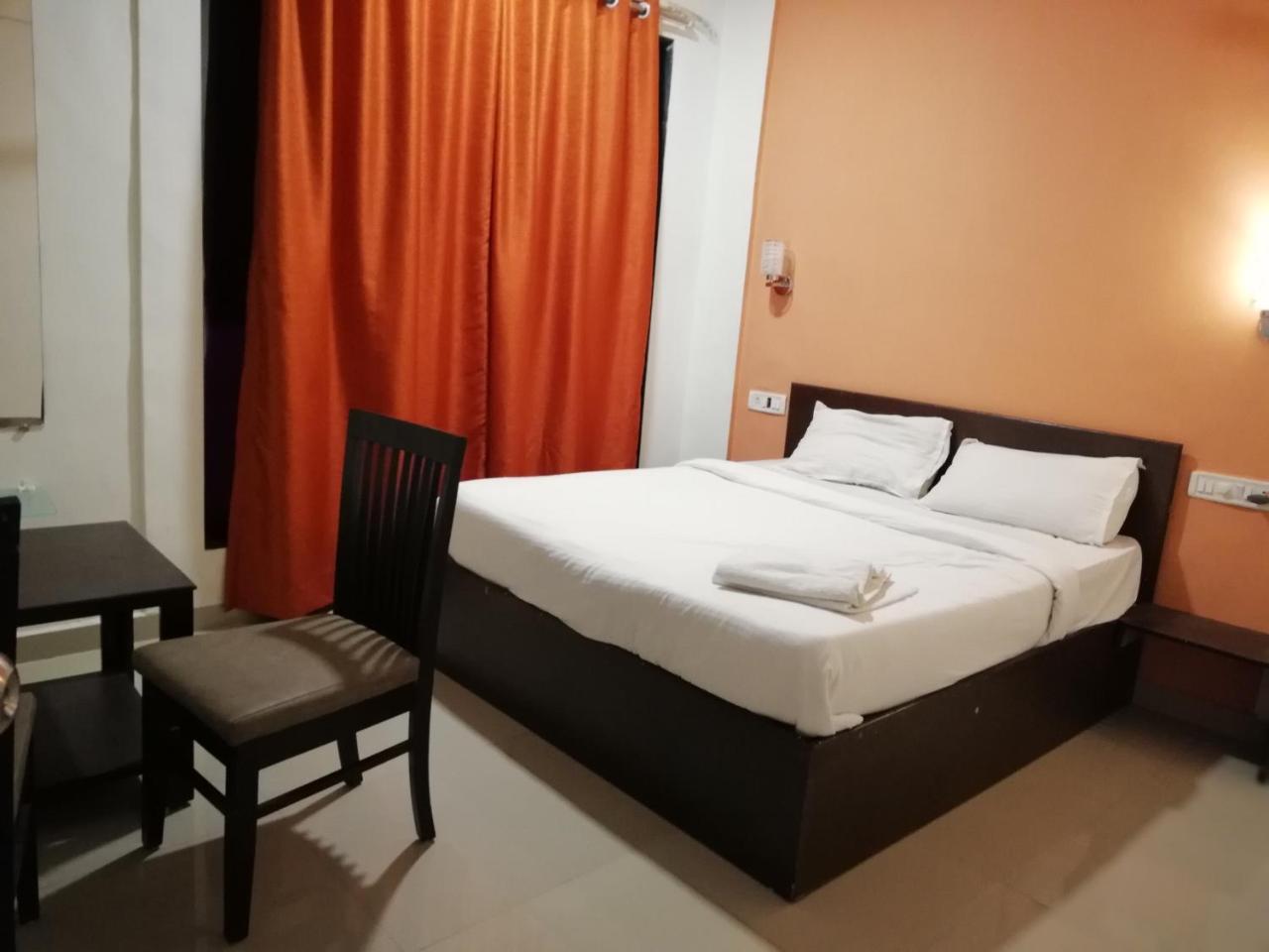 Elite Inn Lonavala Ngoại thất bức ảnh