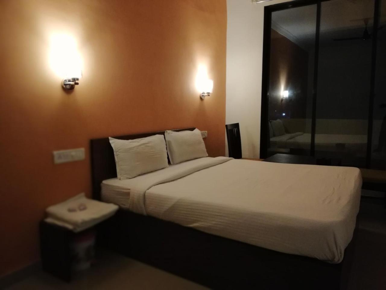 Elite Inn Lonavala Ngoại thất bức ảnh