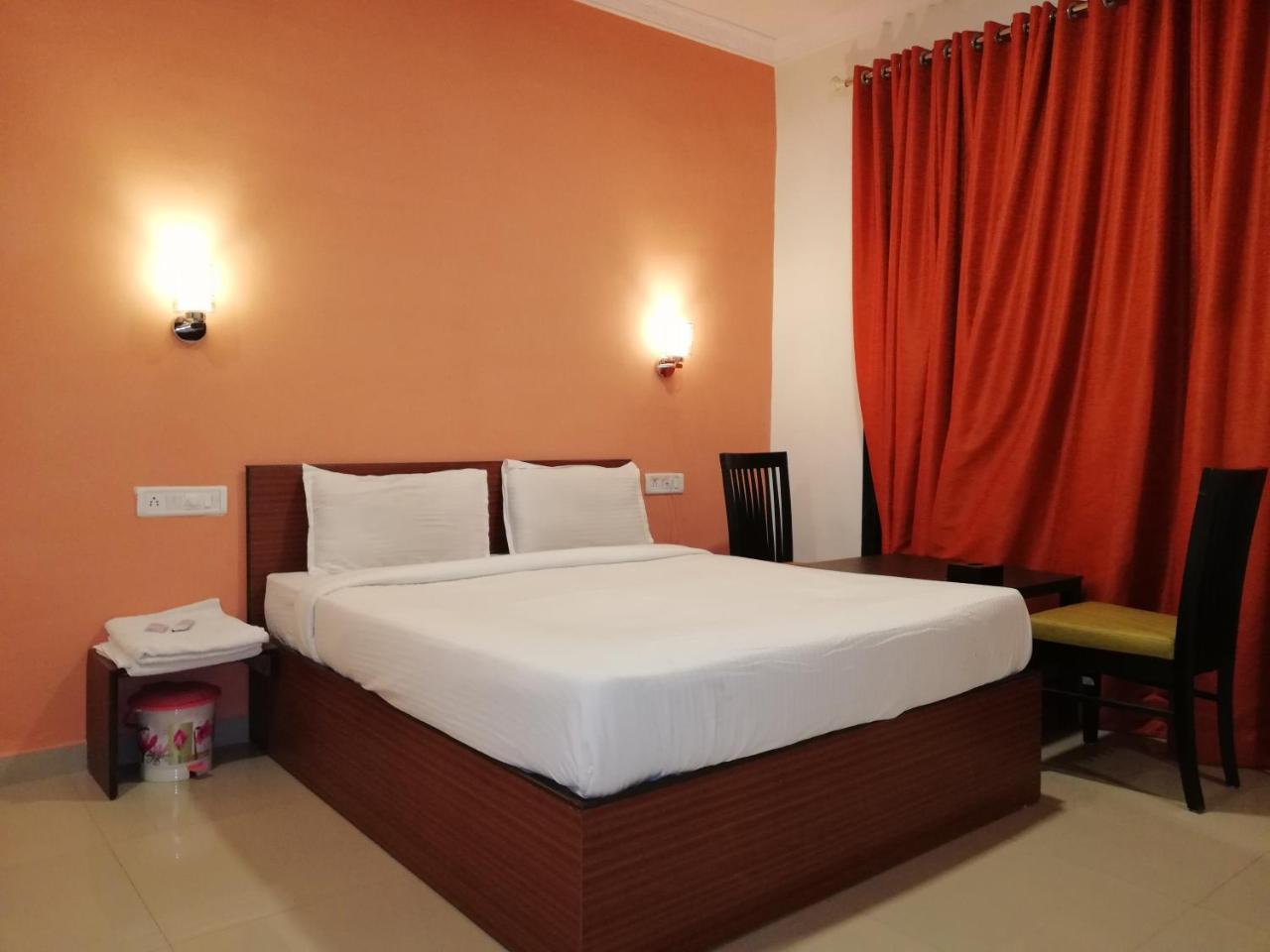 Elite Inn Lonavala Ngoại thất bức ảnh